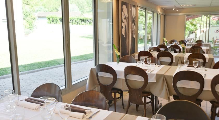 Hotel Restaurant Rolland Montagnieu  Luaran gambar